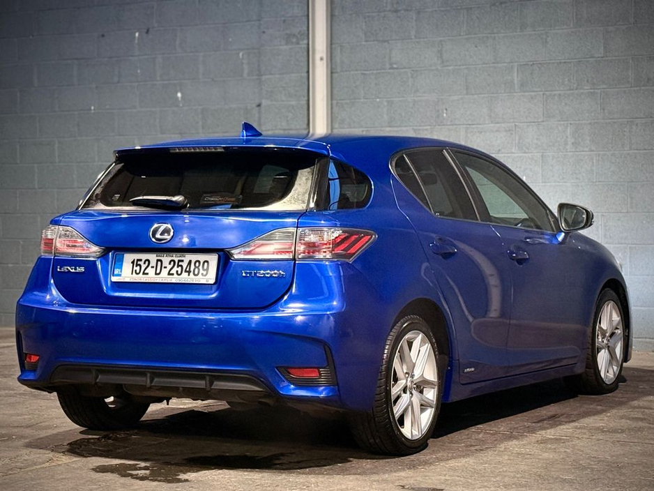 2015 Lexus CT 200 h - image 8
