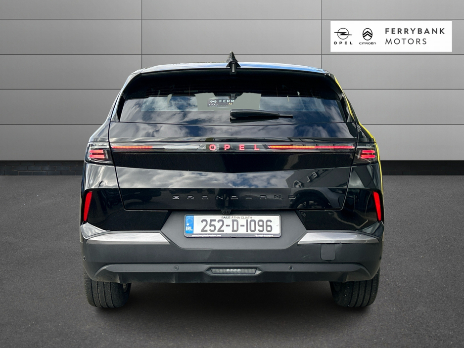 2025 Opel Grandland - image 13