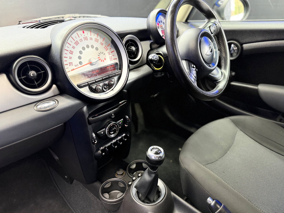 2012 MINI Hatch - image 21