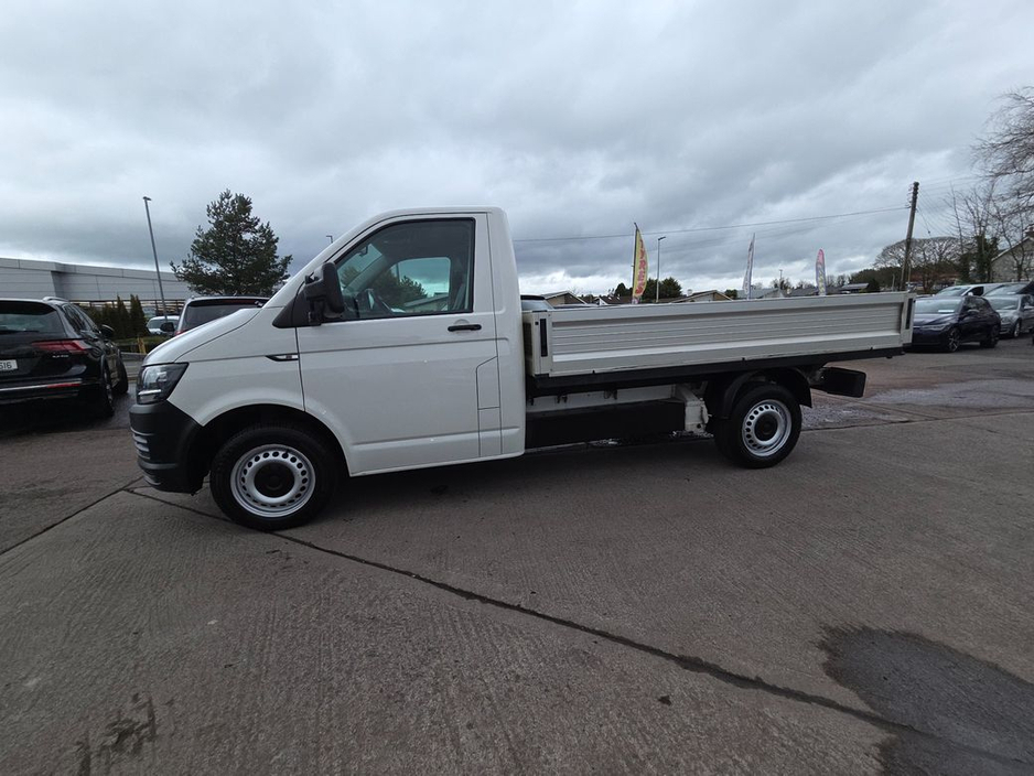 2018 Volkswagen Transporter - image 5