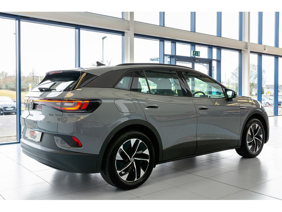 2023 Volkswagen ID.4 - image 8