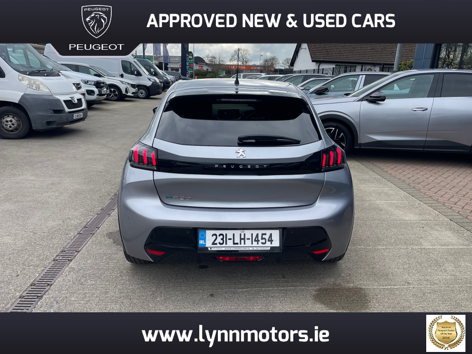 2023 Peugeot 208 - image 5