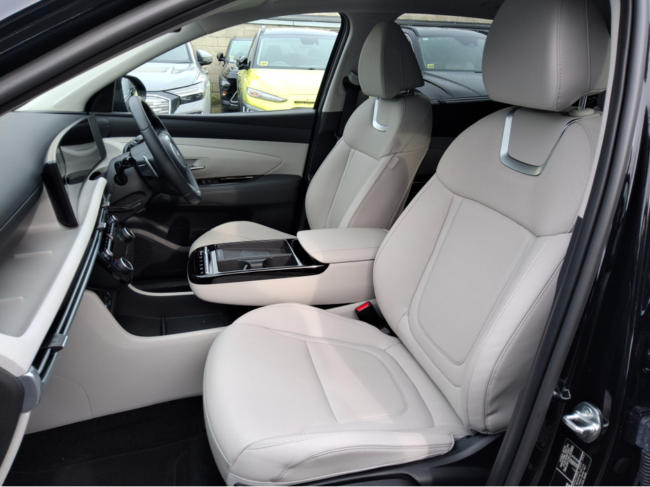 2025 Hyundai Tucson PLATINUM PHEV  - Only 4,000 Km - Top Spec - Side Steps - €46,950