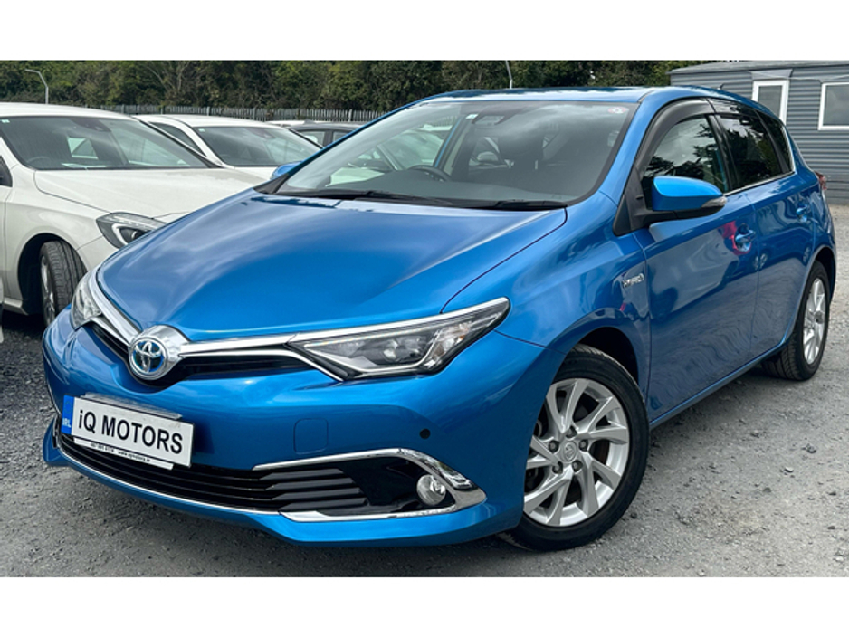 2016 Toyota Auris - image 3