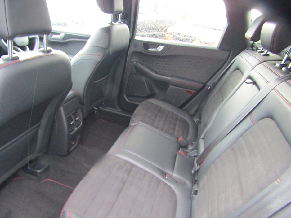 2021 Ford Kuga - image 9