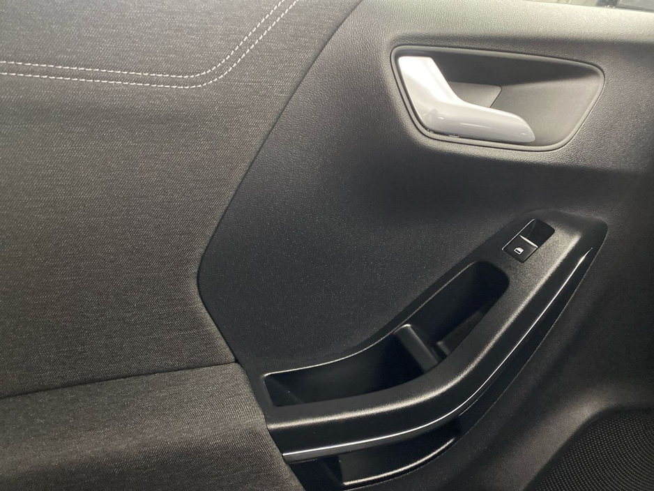 2023 Ford Puma - image 11