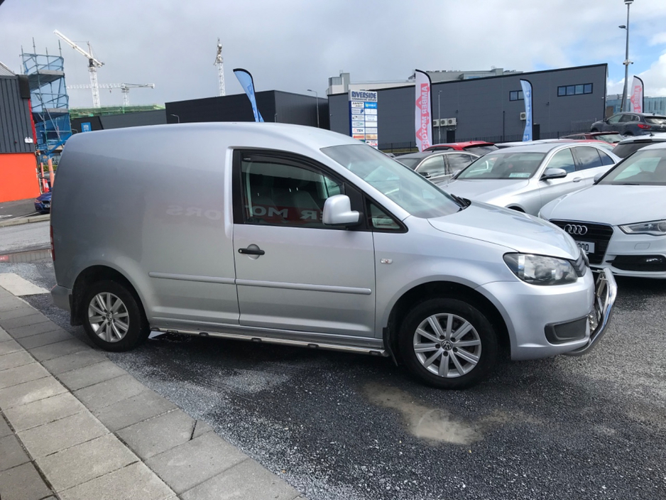 2015 Volkswagen Caddy - image 5