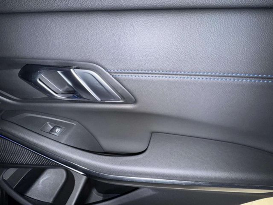 2023 BMW 3 Series - image 14