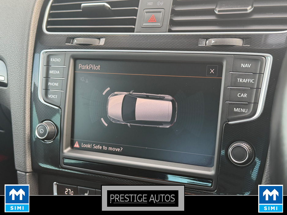 2015 Volkswagen Golf - image 18