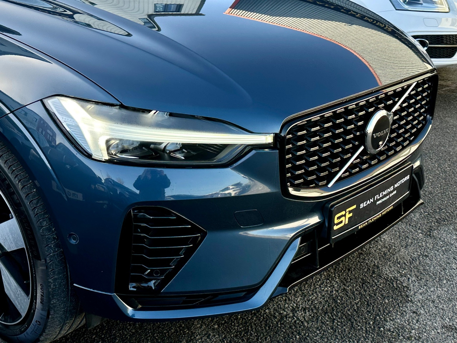 2025 Volvo XC60 - image 20