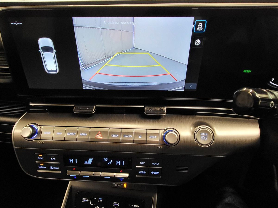 2023 Hyundai Kona - image 8