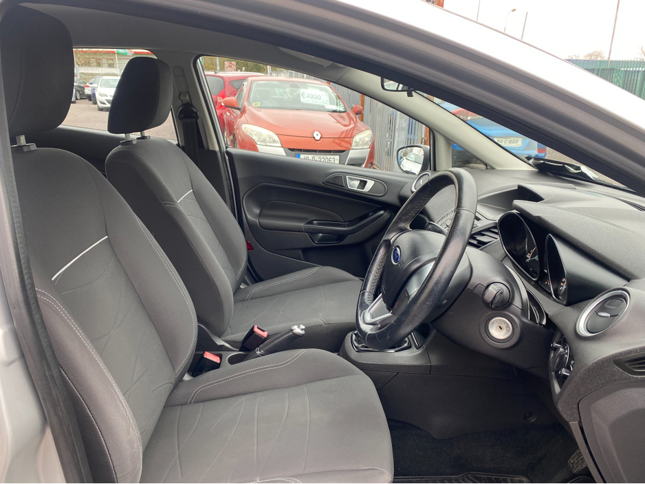 2017 Ford Fiesta - image 10