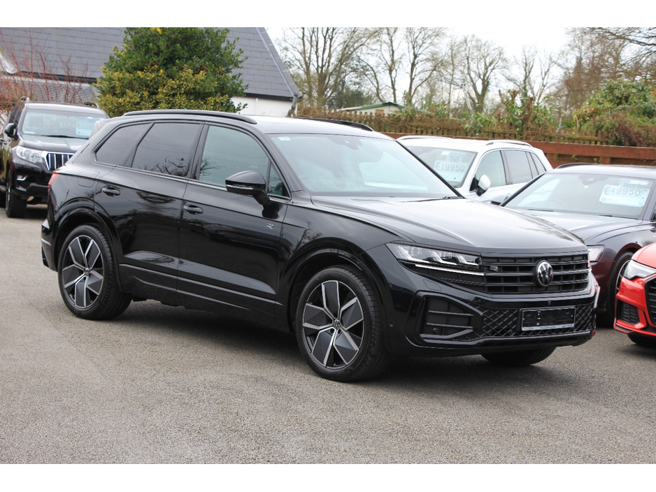 2025 Volkswagen Touareg - image 22