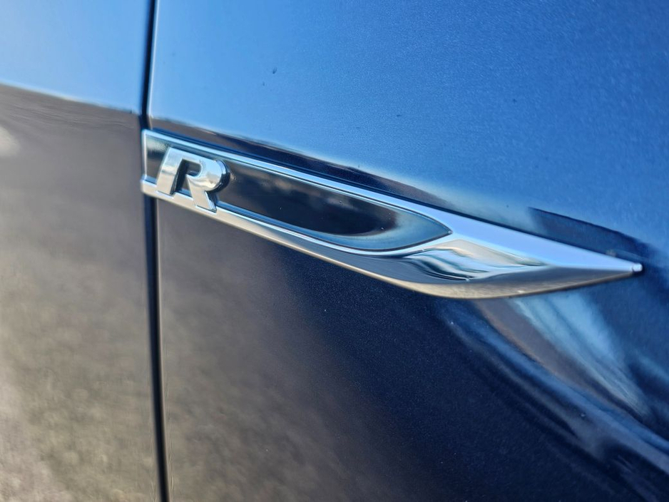 2016 Volkswagen Golf - image 37