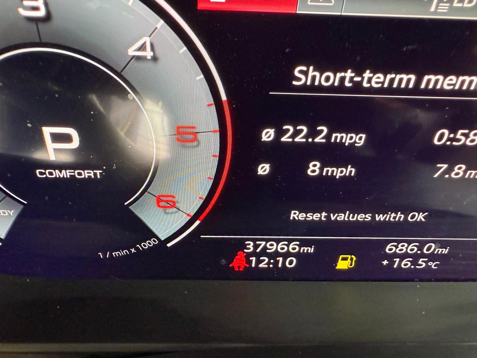 2022 Audi Q8 - image 11