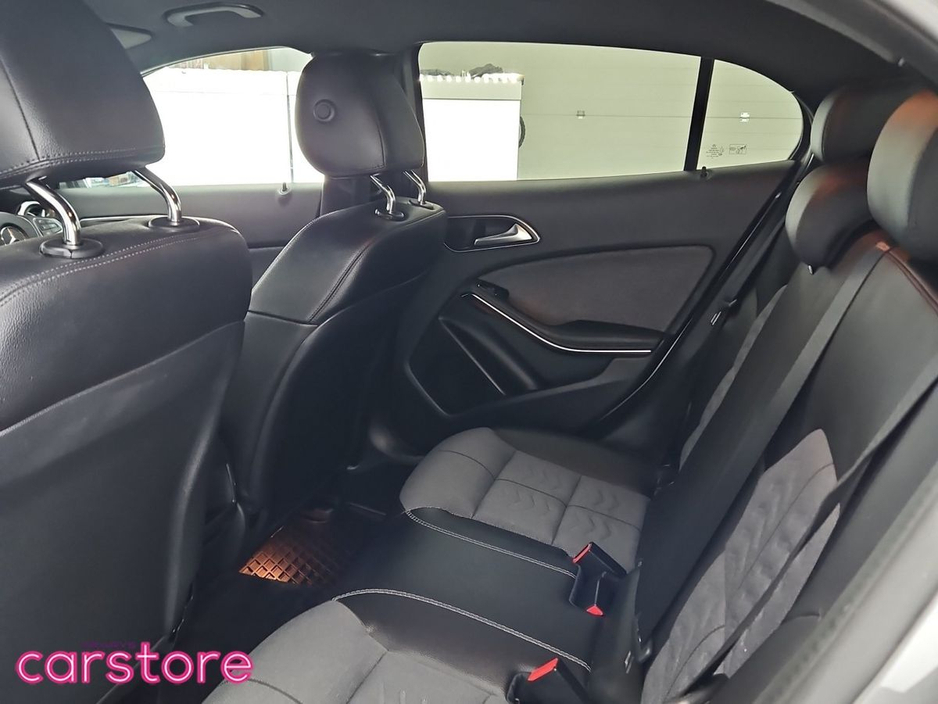 2017 Mercedes-Benz GLA Class - image 13