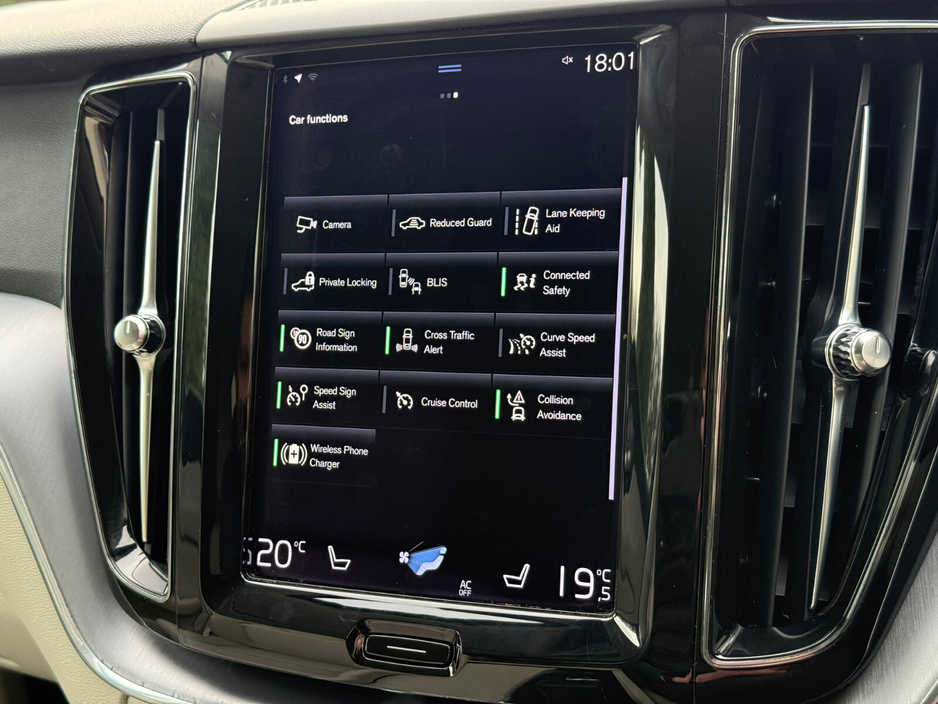 2021 Volvo XC60 - image 23