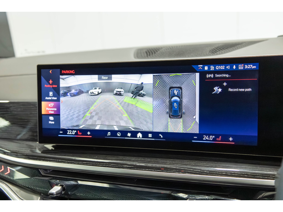 2025 BMW X5 - image 19