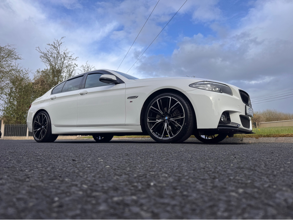 2016 BMW 5 Series - image 19