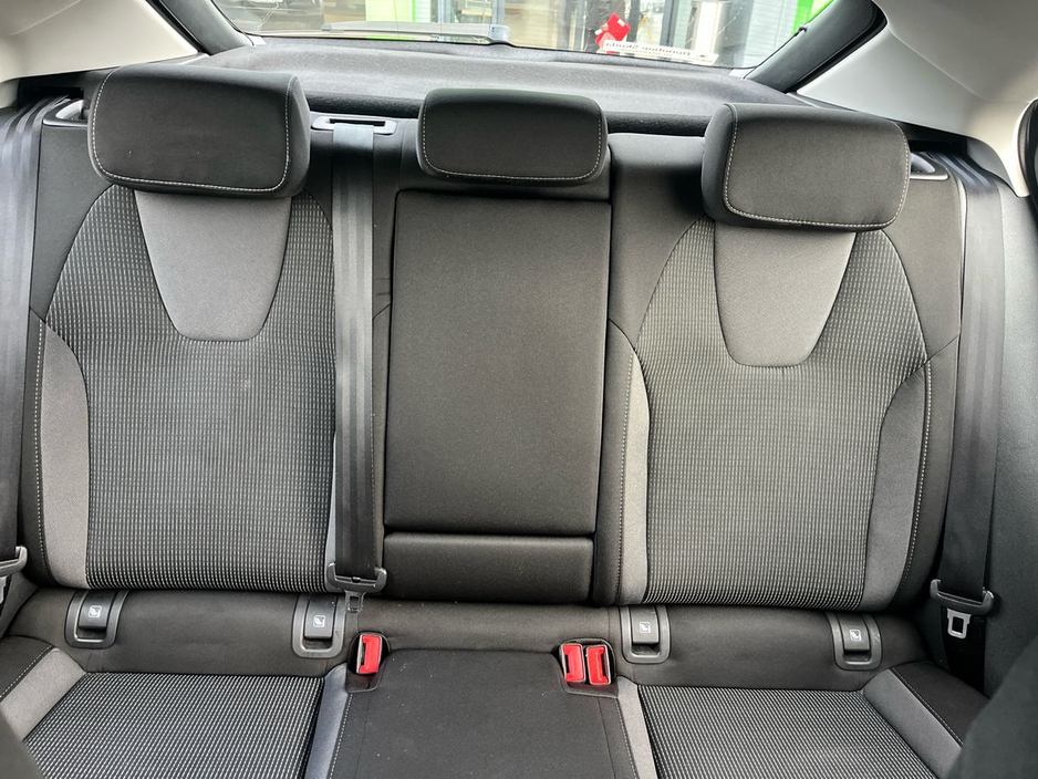 2023 Skoda Octavia - image 22