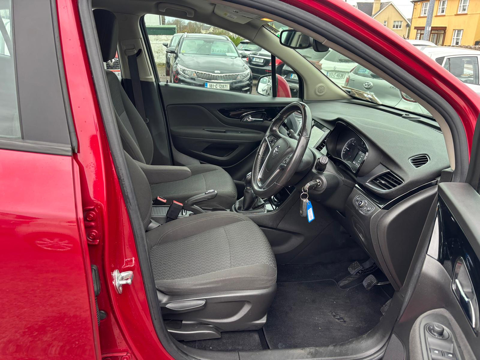 2018 Opel Mokka - image 2