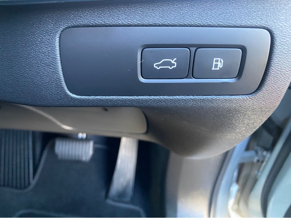 2023 Volvo XC90 2.0 T8 CORE 455BHP 5DR 7S €54,950