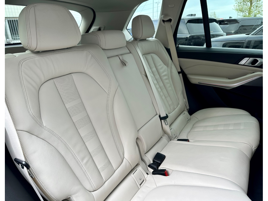 2019 BMW X5 - image 15