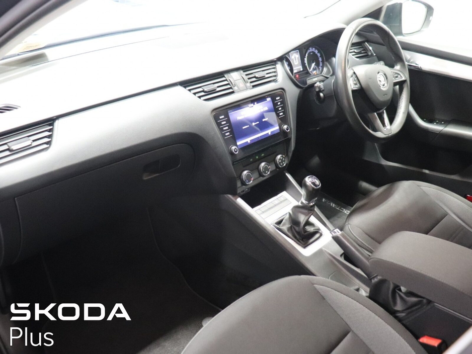 2021 Skoda Octavia - image 22