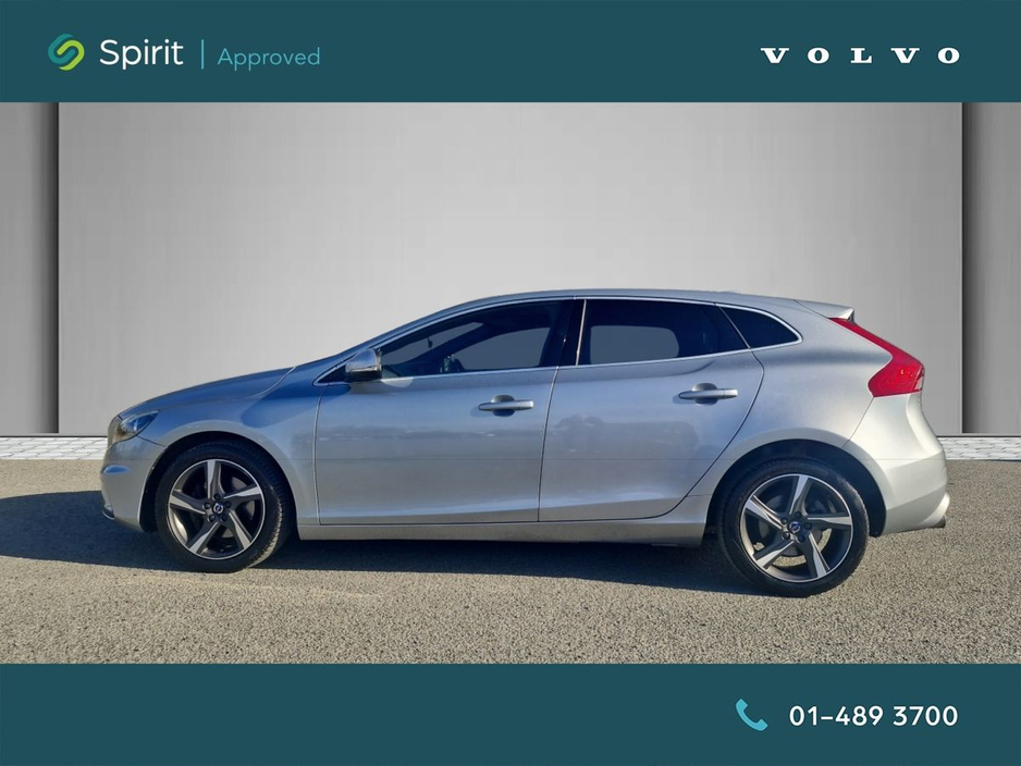 2016 Volvo V40 - image 6