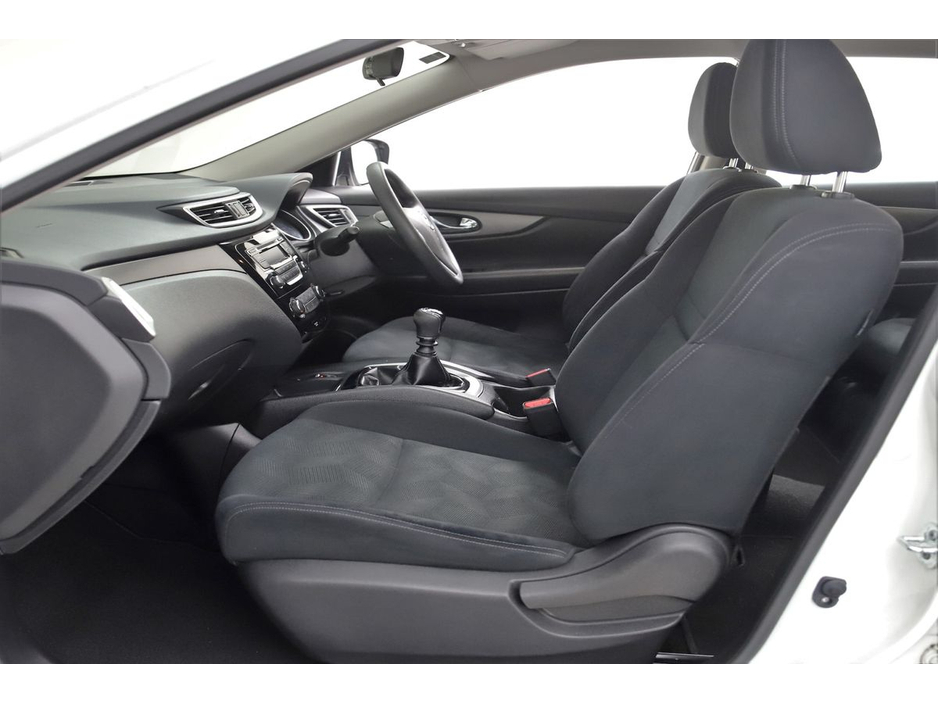 2017 Nissan X-Trail 1.6D XE 6SPD 5SEATS €16,890