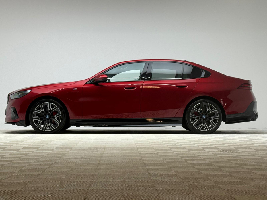 2025 BMW 5 Series 550E M SPORT PRO XDRIVE