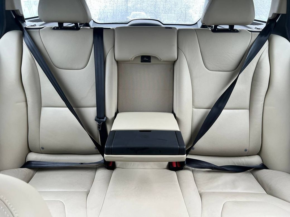 2018 Volvo V60 D4 CLASSIC 2.0 D // SERVICE HISTORY // OPENING SUNROOF // ADAPTIVE CRUISE CONTROL €19,950