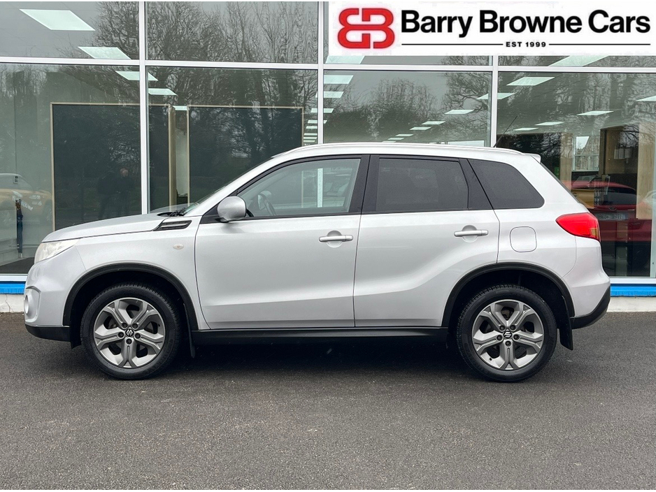 2015 Suzuki Vitara - image 4