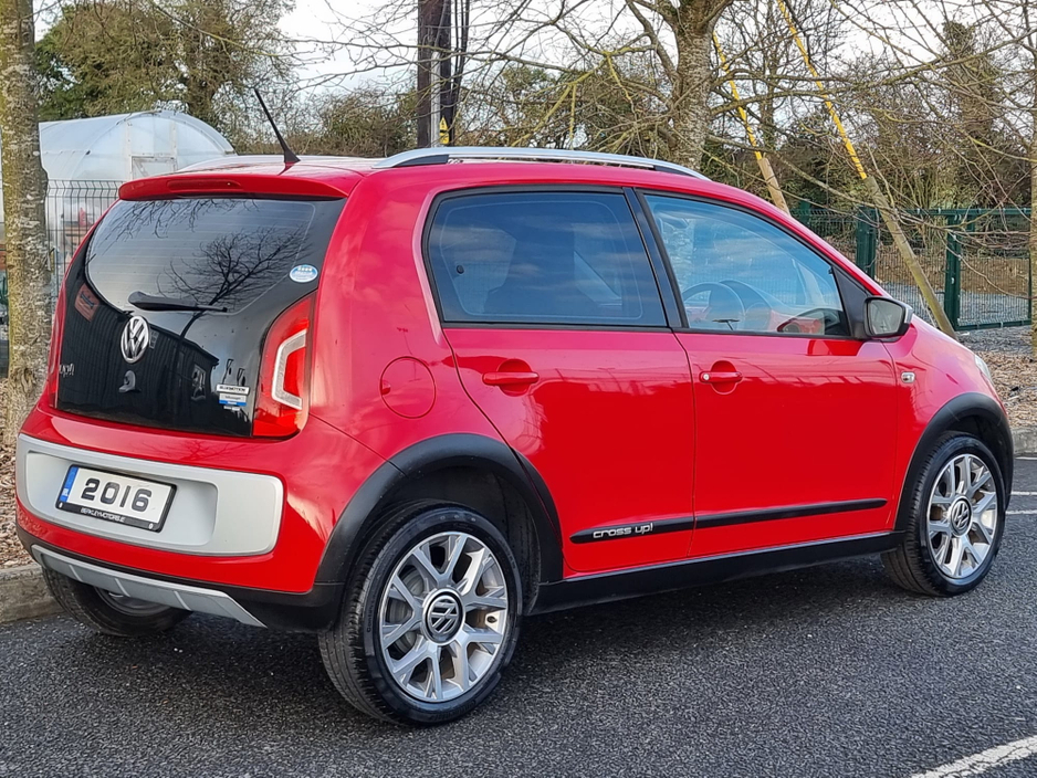 2016 Volkswagen up! - image 11
