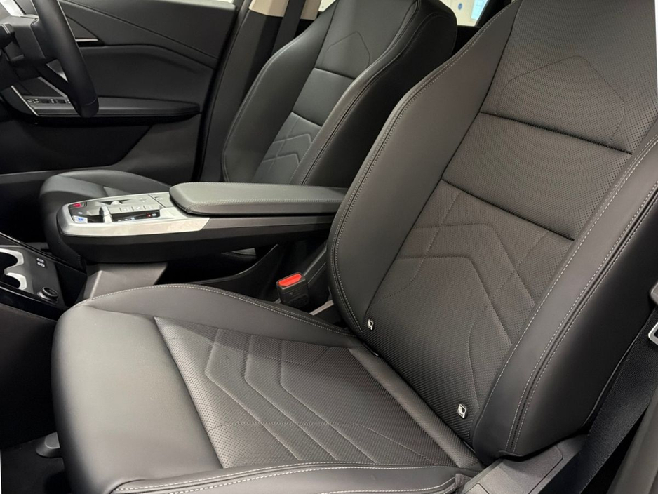 2025 BMW iX1 - image 7
