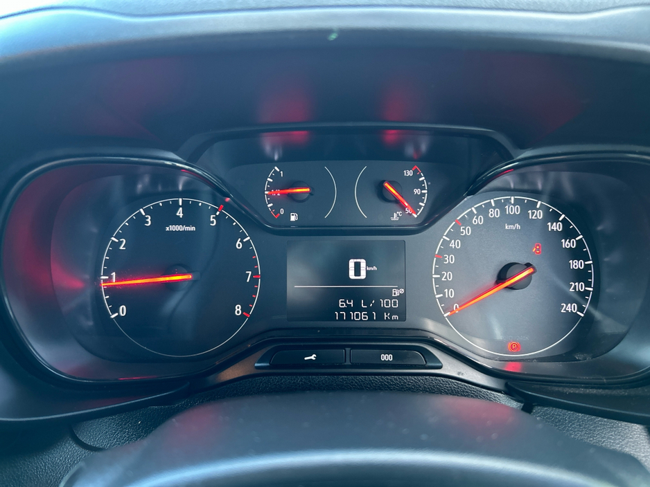 2021 Opel Combo - image 11