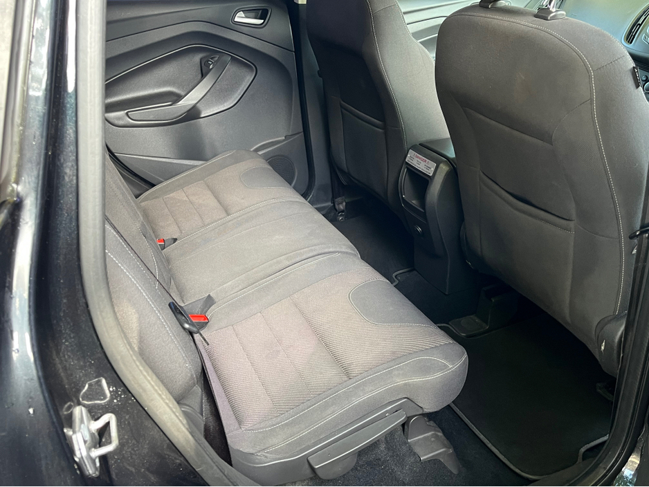 2015 Ford Kuga - image 11