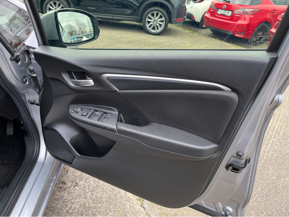 2018 Honda Fit - image 12