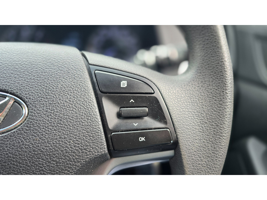 2016 Hyundai Tucson - image 18