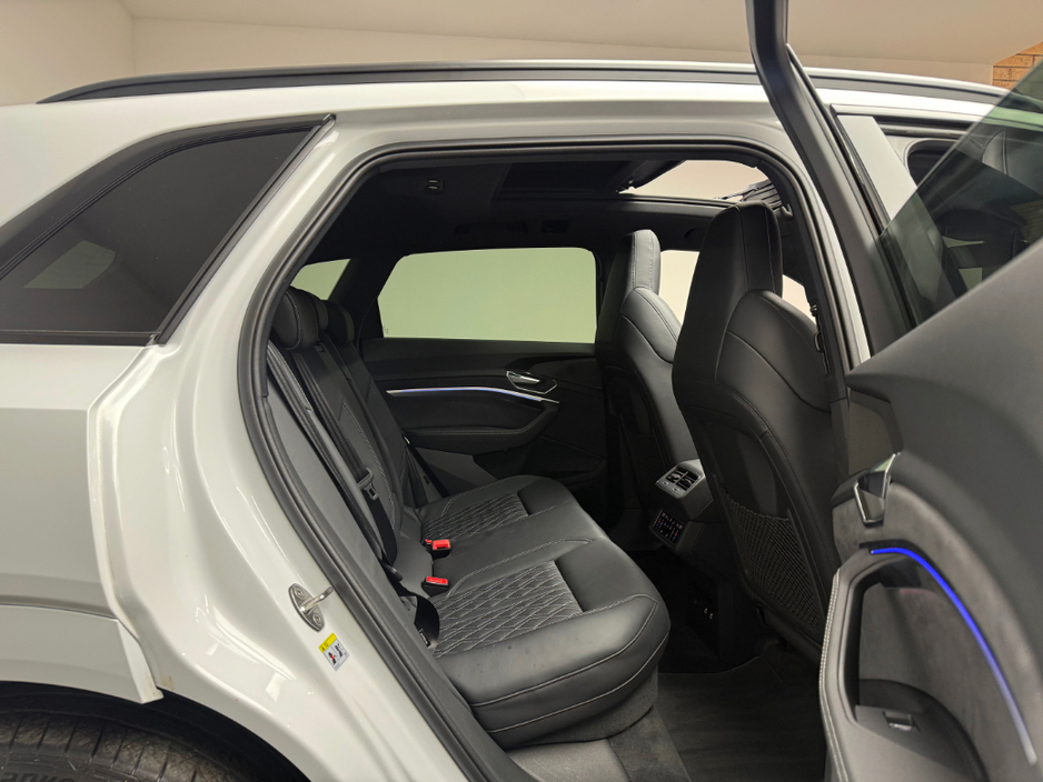 2023 Audi e-tron - image 12