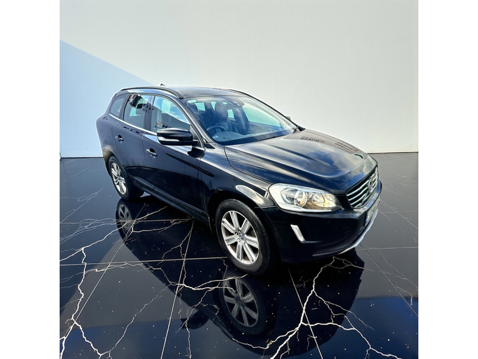 2017 Volvo XC60 - image 9