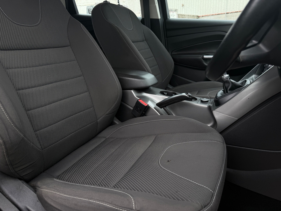 2015 Ford Kuga - image 13