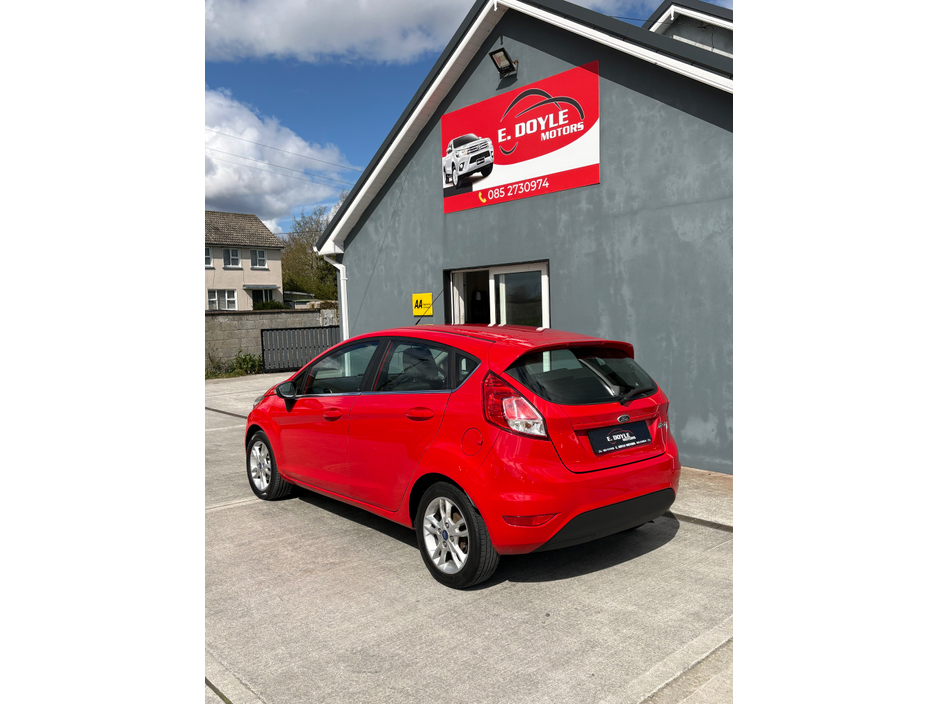 2015 Ford Fiesta - image 7