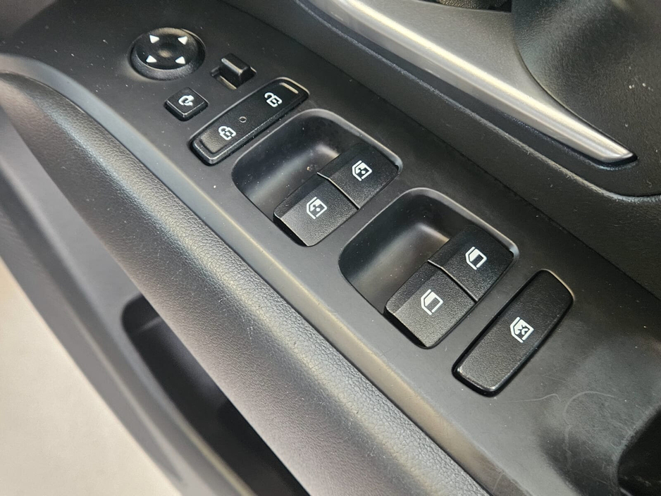 2022 Hyundai Tucson - image 7