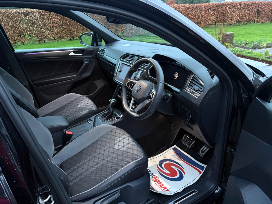 2024 Volkswagen Tiguan R-LINE 2.0 TDI AUTO 150HP BLACK EDITION €49,950