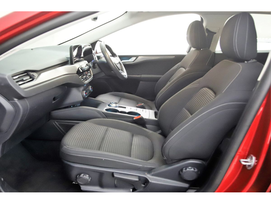 2020 Ford Kuga - image 15