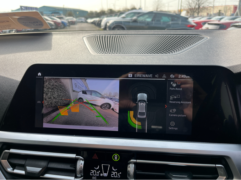 2020 BMW 3 Series - image 18