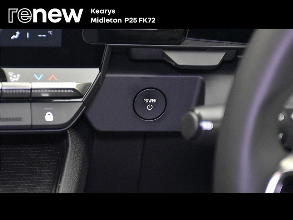 2024 Renault Megane E-Tech - image 17