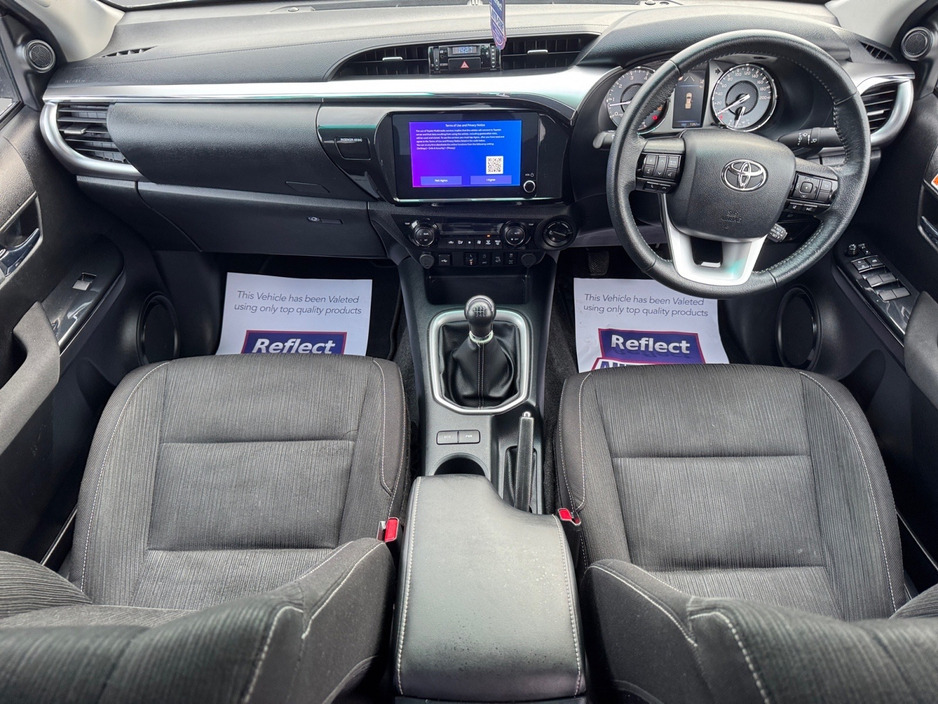 2025 Toyota Hilux *NO VAT* 2.8L SR5 MANUAL #340 €52,999