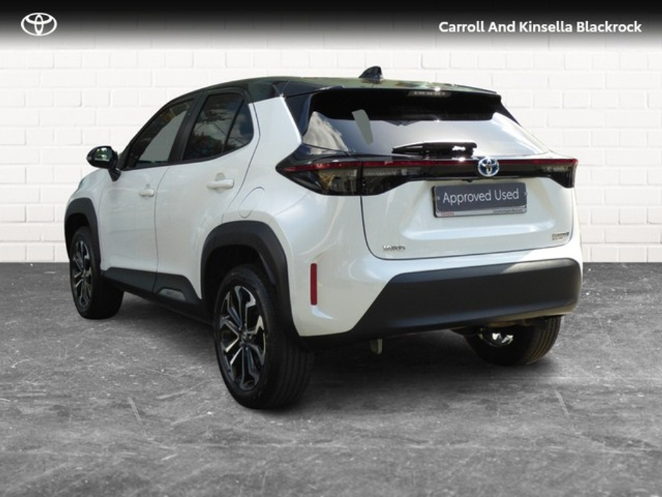 2022 Toyota Yaris Cross Hybrid Luna Sport €28,950